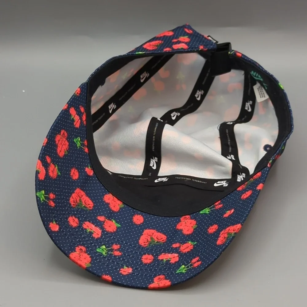 Nike SB 5 Panel Hat Cap OSFM Skateboarding Roses Floral Strapback All Over Print